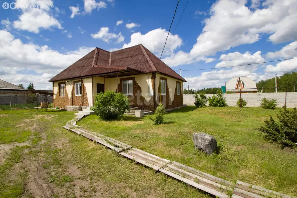 Дом в Заводоуковск, улица Авиаторов (160 м) - Фото 0