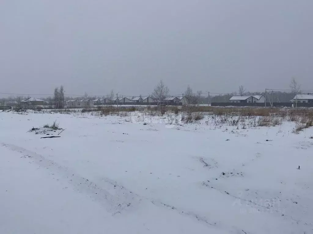 Участок в Белгородская область, Старооскольский городской округ, с. ... - Фото 0