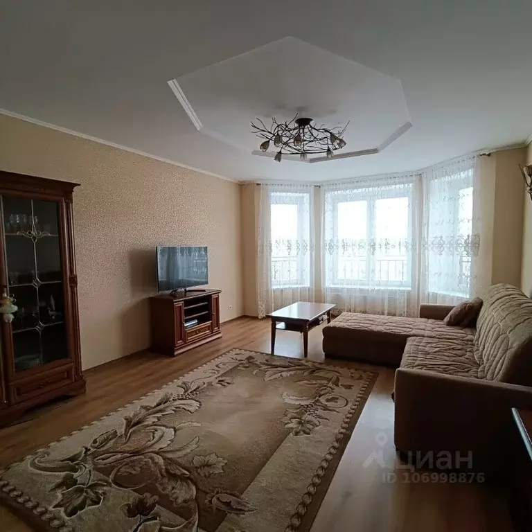 3-к кв. Калининградская область, Калининград Озерная ул., 47 (93.0 м) - Фото 0