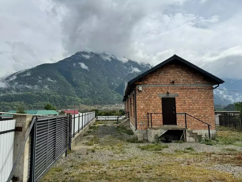 Дом в Карачаево-Черкесия, Теберда Карачаевский городской округ,  (153 ... - Фото 1