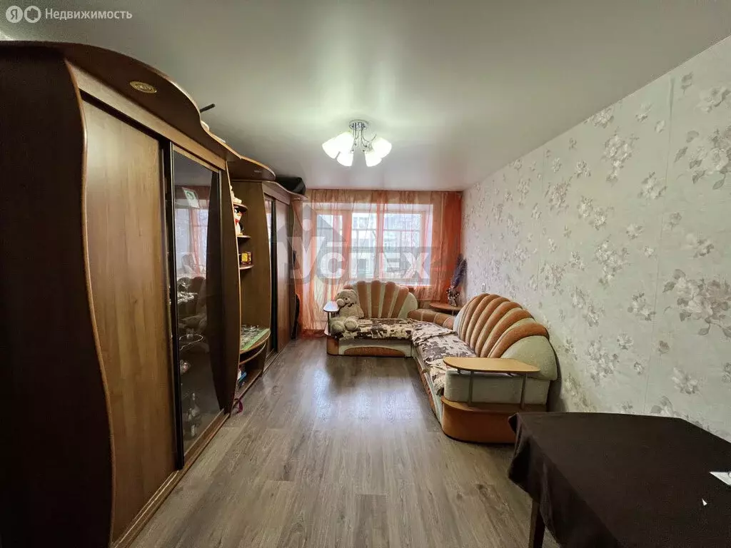 3-комнатная квартира: Нижний Тагил, Черемшанская улица, 35 (56.3 м) - Фото 0