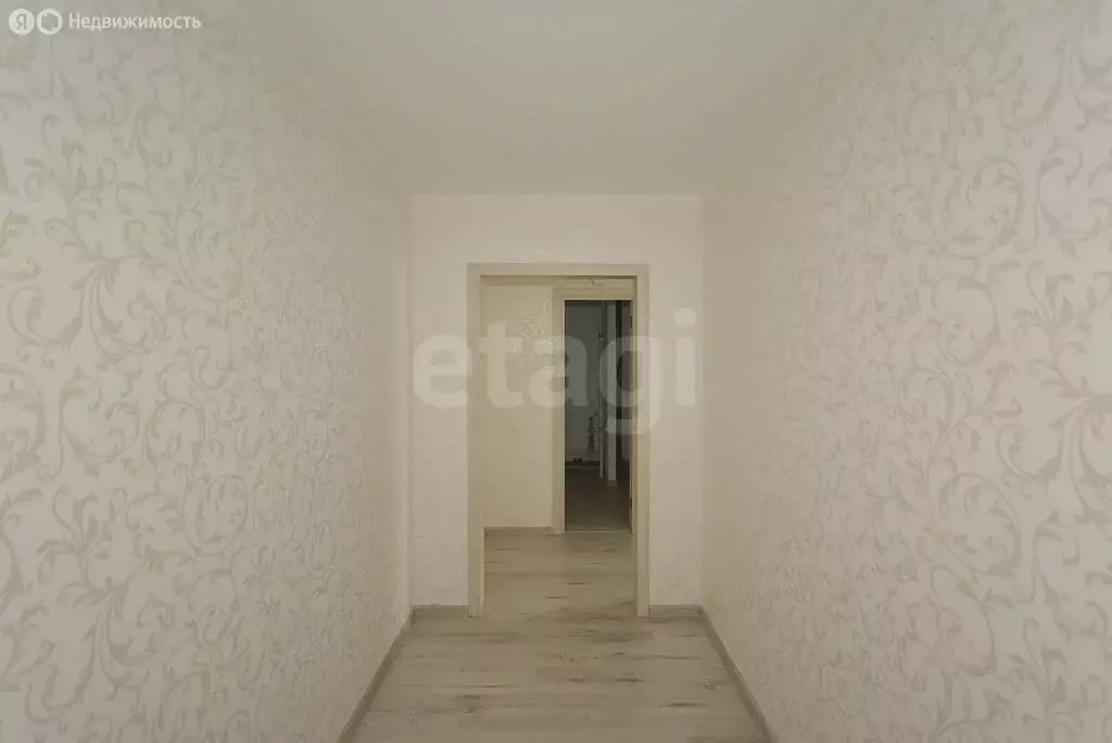 Квартира-студия: Тюмень, улица Андрея Бушуева, 2 (30 м) - Фото 1