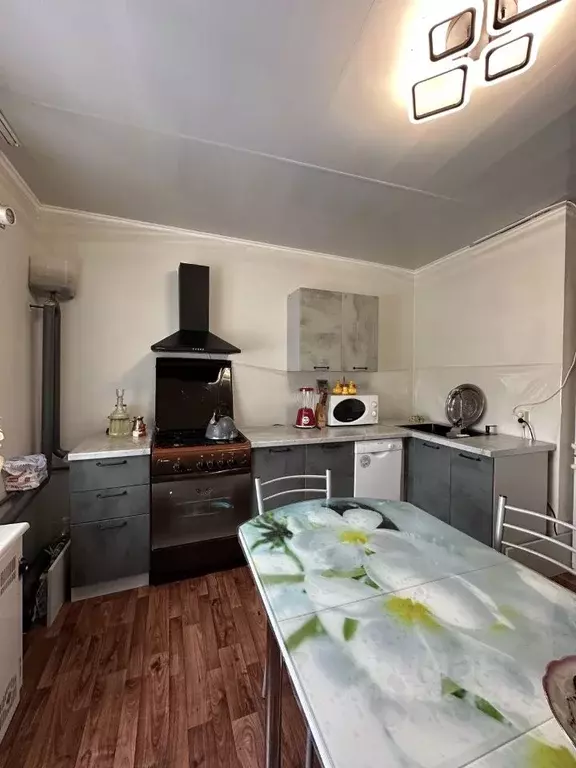 Дом в Астраханская область, Астрахань Алмазная ул., 5 (82 м) - Фото 1