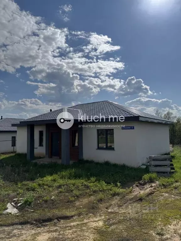 Дом в Татарстан, с. Пестрецы ул. Спортивная, 5 (100 м) - Фото 1