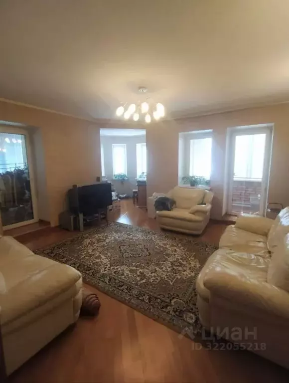 2-к кв. Калужская область, Калуга ул. Суворова, 7к1 (70.0 м) - Фото 0