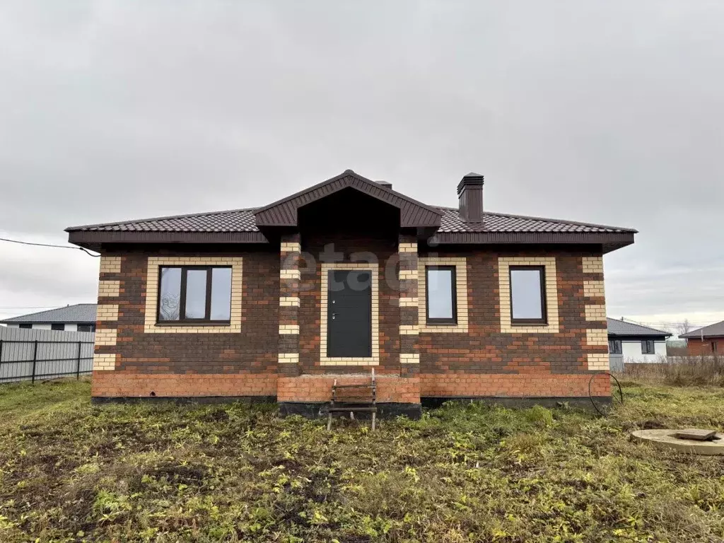 Дом в Башкортостан, Стерлитамакский район, Казадаевский сельсовет, с. ... - Фото 2