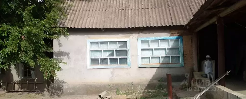 Дом в Ставропольский край, Новоселицкий муниципальный округ, с. ... - Фото 1