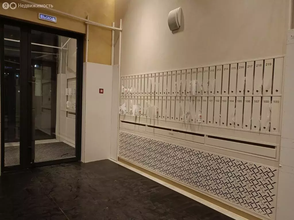 2-комнатная квартира: Санкт-Петербург, улица Челюскина, 10 (68 м) - Фото 1