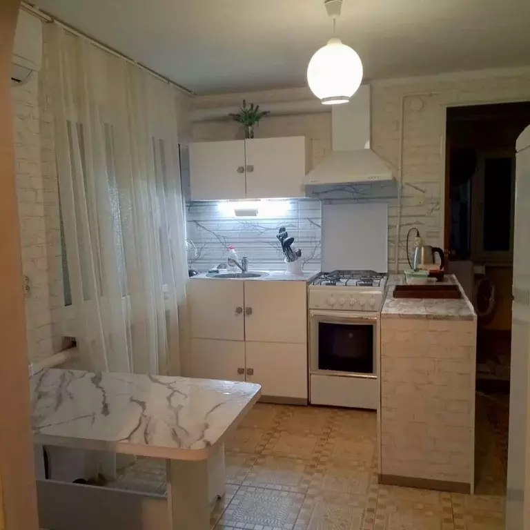 Дом в Краснодарский край, Абинск ул. Калинина (75 м) - Фото 1