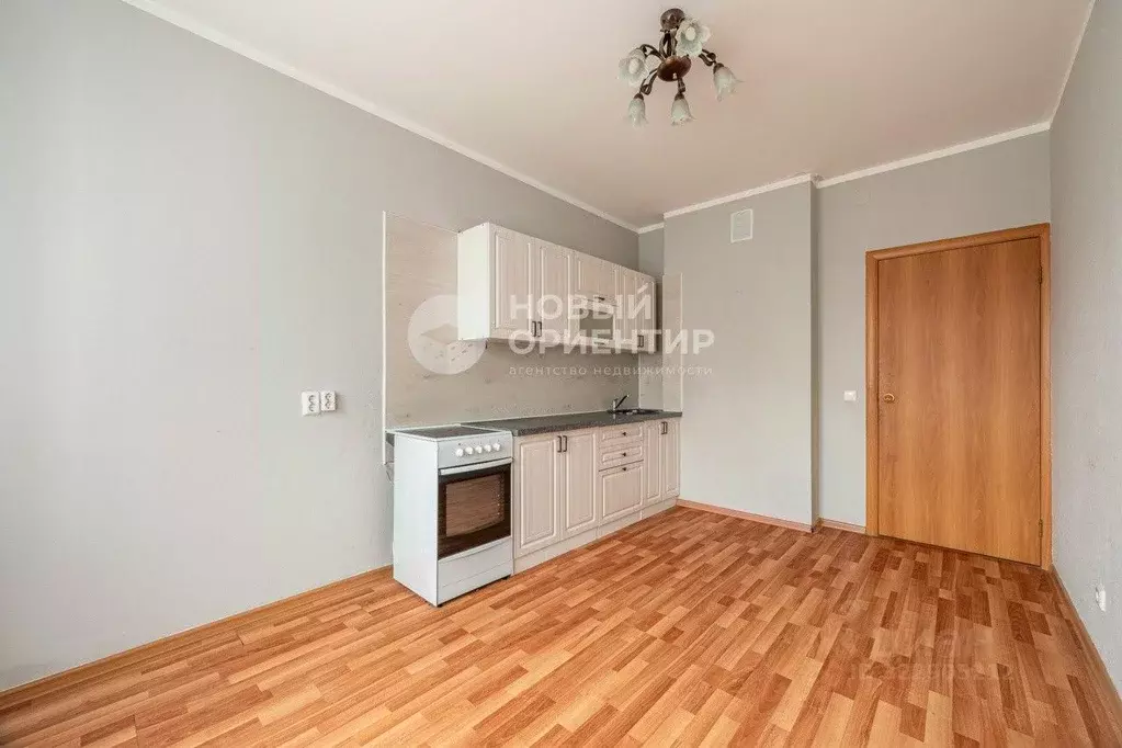 2-к кв. Свердловская область, Екатеринбург ул. Щорса, 109 (65.8 м) - Фото 2