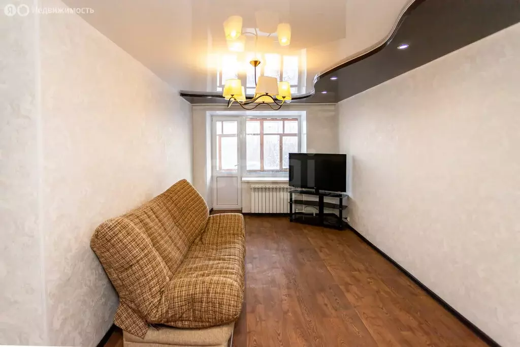 3-комнатная квартира: Елабуга, проспект Мира, 8 (58.4 м) - Фото 1