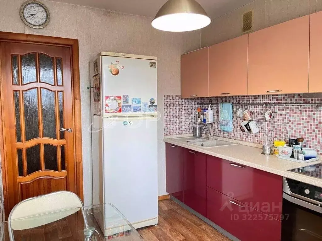 3-к кв. Тюменская область, Тюмень ул. Елизарова, 8 (57.0 м) - Фото 2