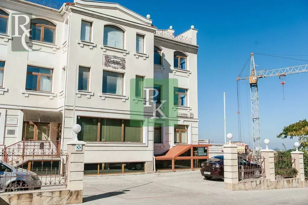 Офис в Севастополь ул. 4-я Бастионная, 28 (77 м) - Фото 2