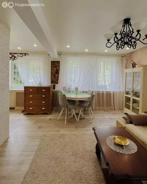 4-комнатная квартира: Балаково, Трнавская улица, 43 (68.5 м) - Фото 0