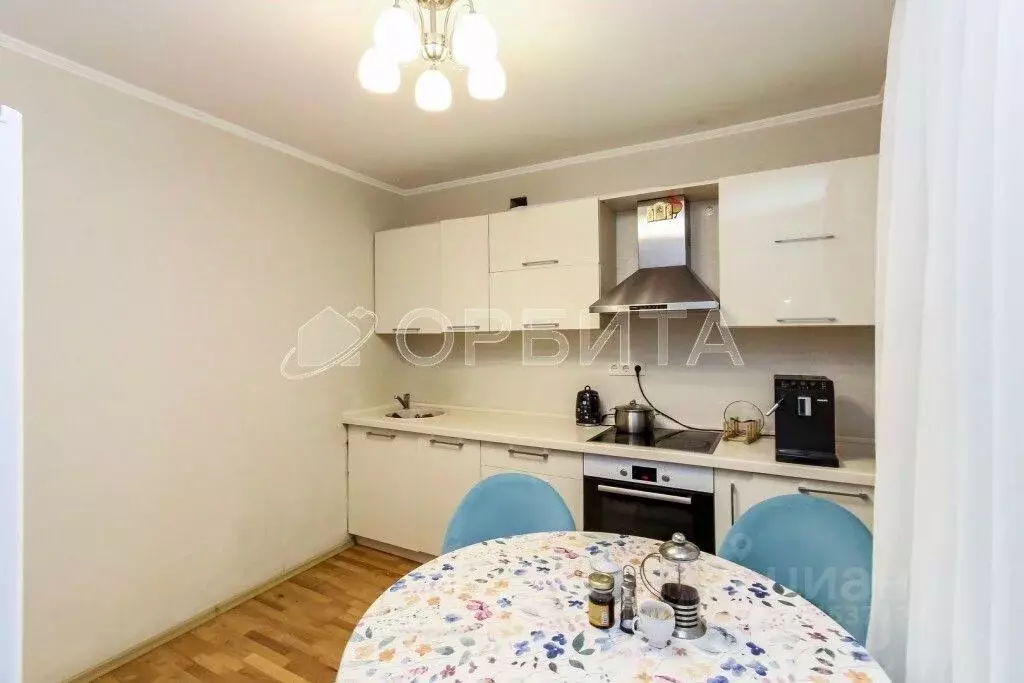 3-к кв. Тюменская область, Тюмень ул. Газовиков, 71 (72.8 м) - Фото 2