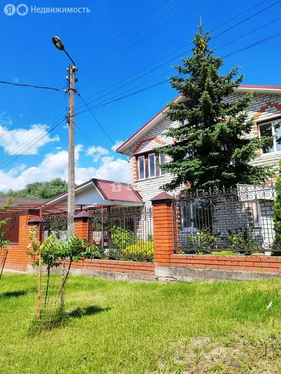 Дом в Навля, улица Марии Дунаевой (178.6 м) - Фото 0