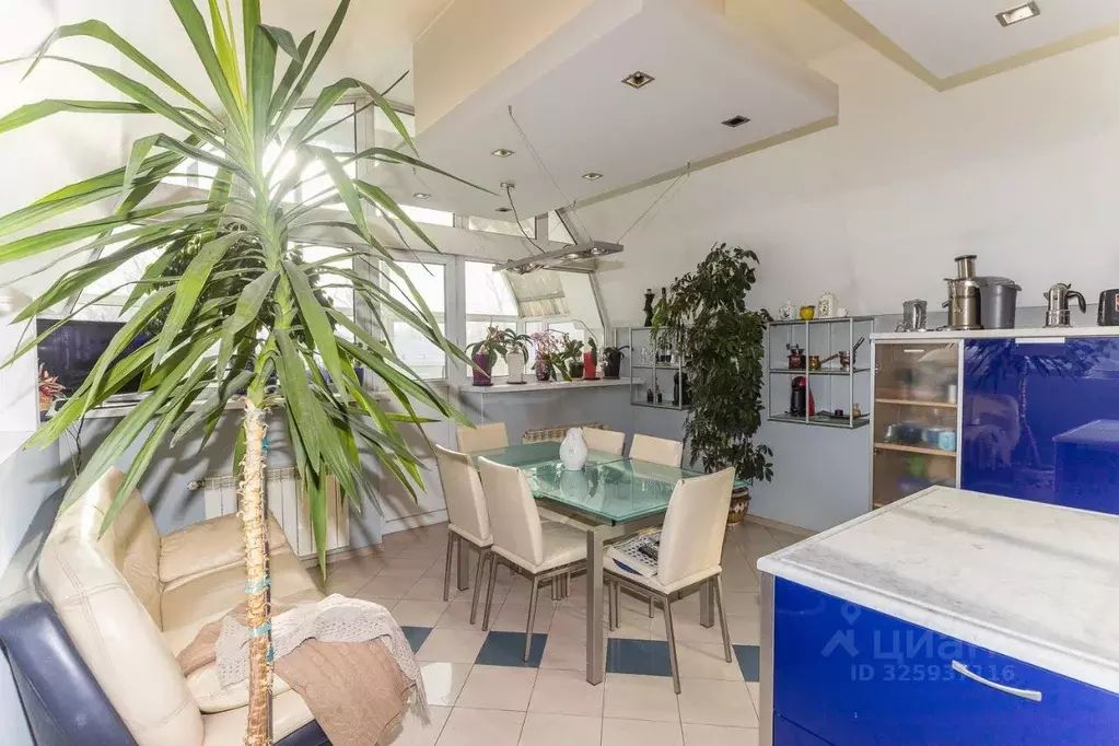 3-к кв. Иркутская область, Иркутск Советская ул., 45А (127.0 м) - Фото 1