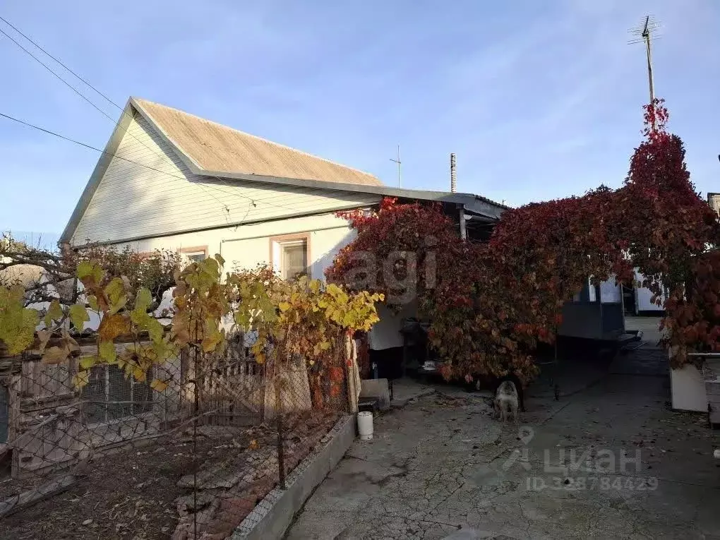 Дом в Крым, Кировский район, с. Приветное ул. Гоголя (79 м) - Фото 1