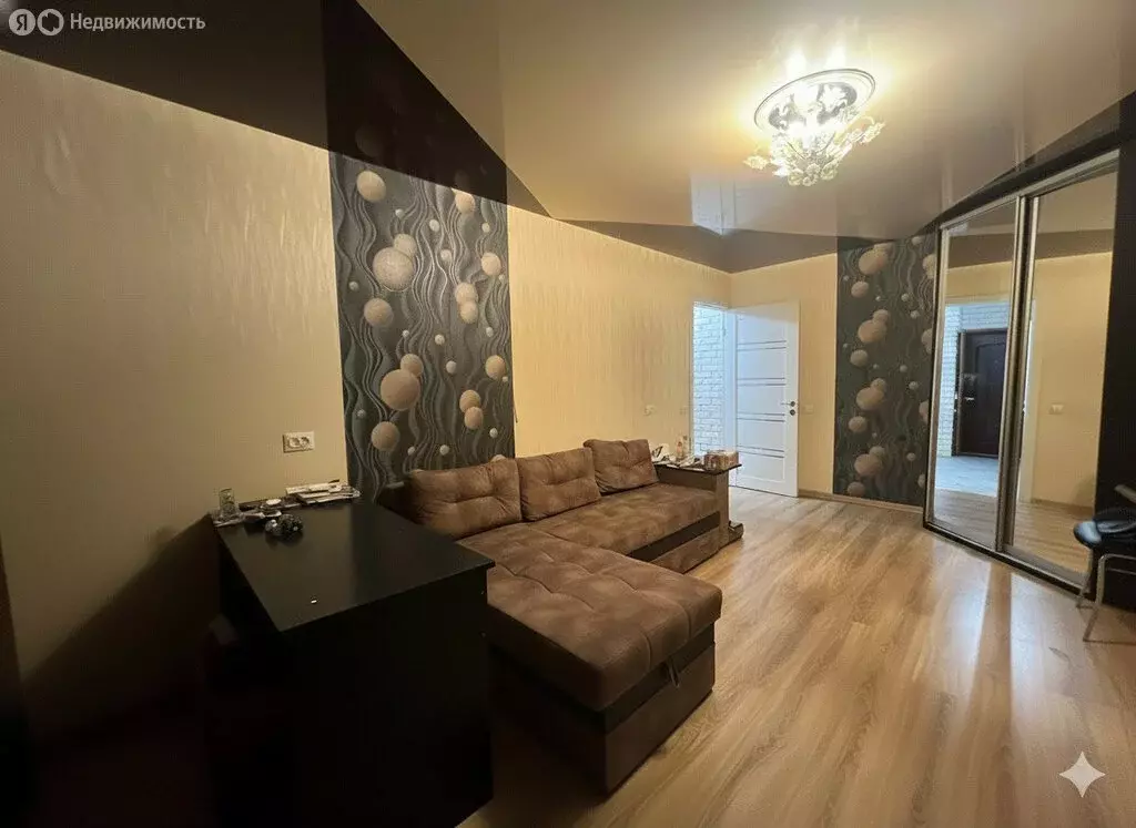 3-комнатная квартира: Симферополь, Залесская улица, 81 (70 м) - Фото 1