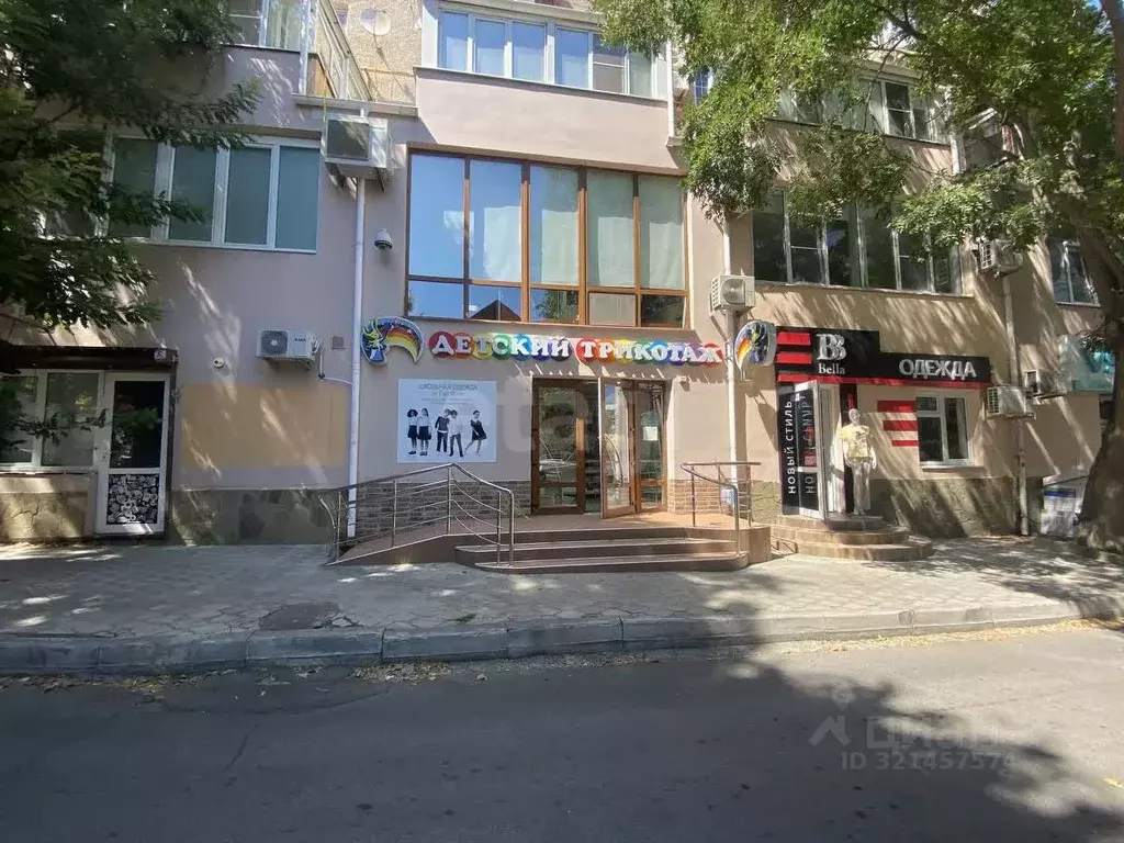 Торговая площадь в Краснодарский край, Анапа Терская ул., 79 (80 м) - Фото 1