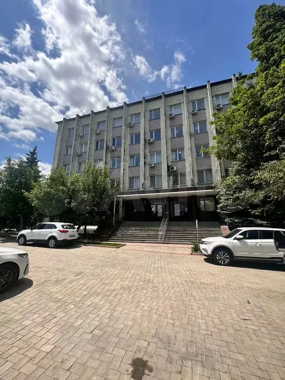 Офис, 32.1 м в Бизнес центре с парковкой - Фото 1