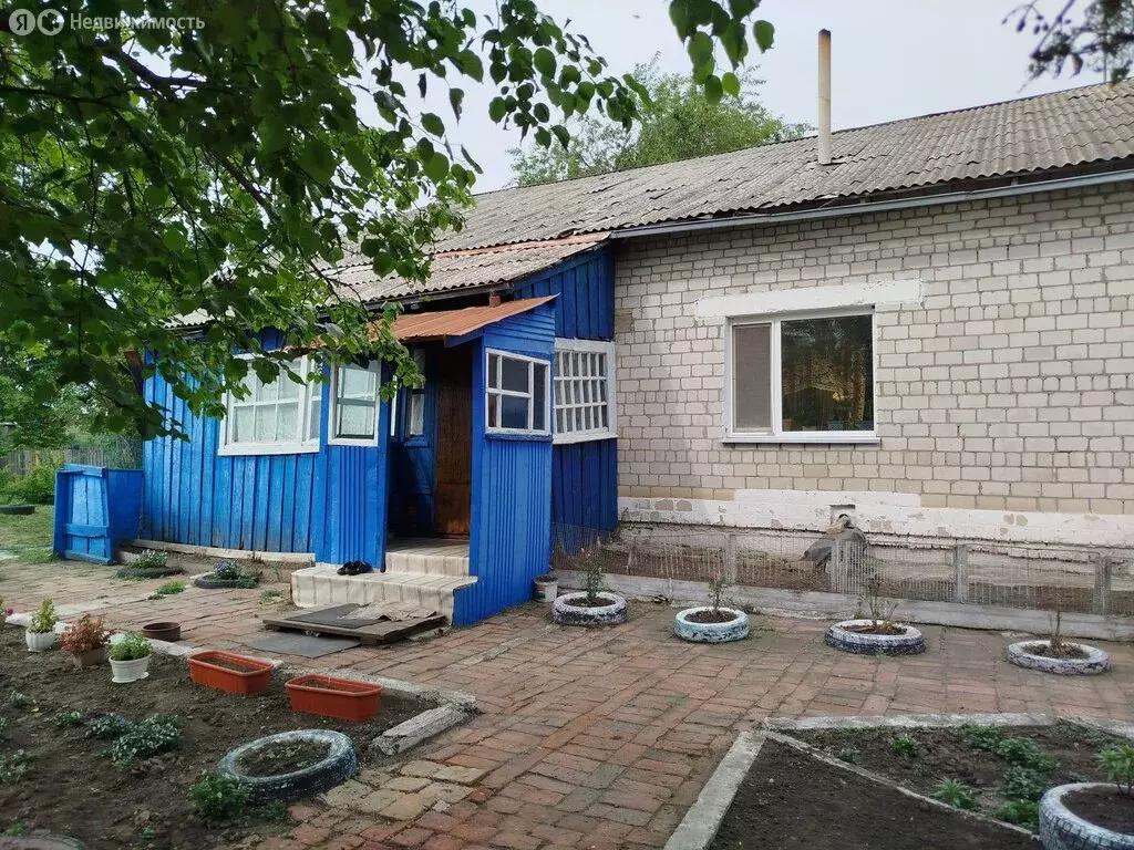 Дом в село Среднебелая, Вокзальная улица, 20 (63.6 м) - Фото 0