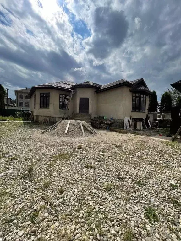 Дом в Кабардино-Балкария, Нальчик ул. Атажукина, 12 (180 м) - Фото 0