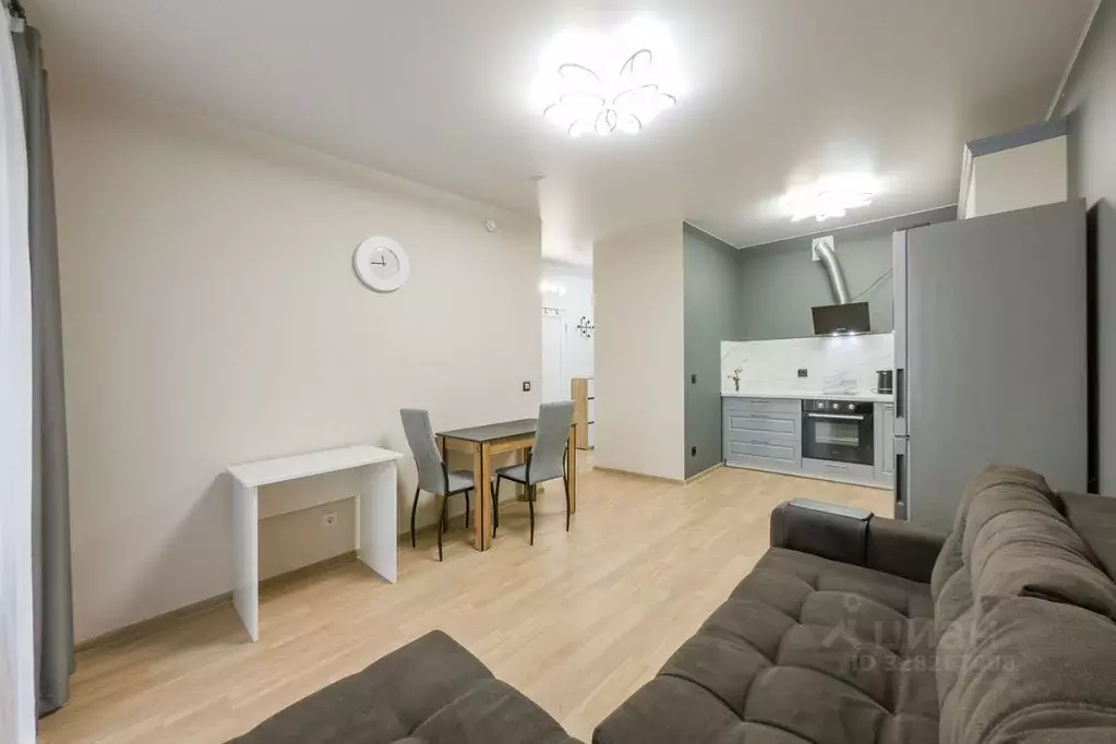 1-к кв. Свердловская область, Екатеринбург ул. Азина, 25 (44.3 м) - Фото 1