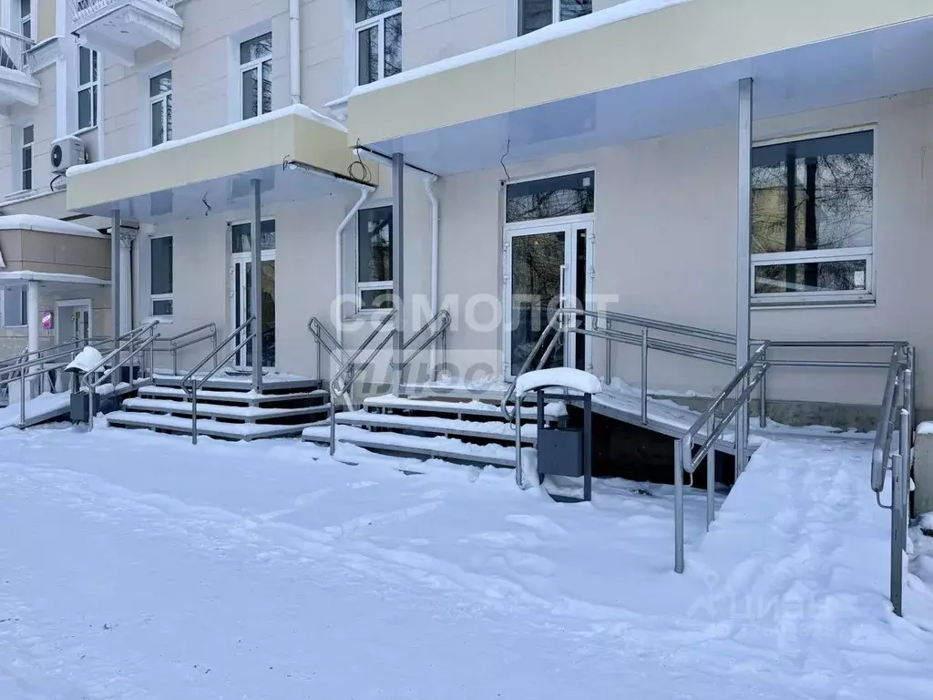 Помещение свободного назначения в Свердловская область, Серов ул. ... - Фото 1