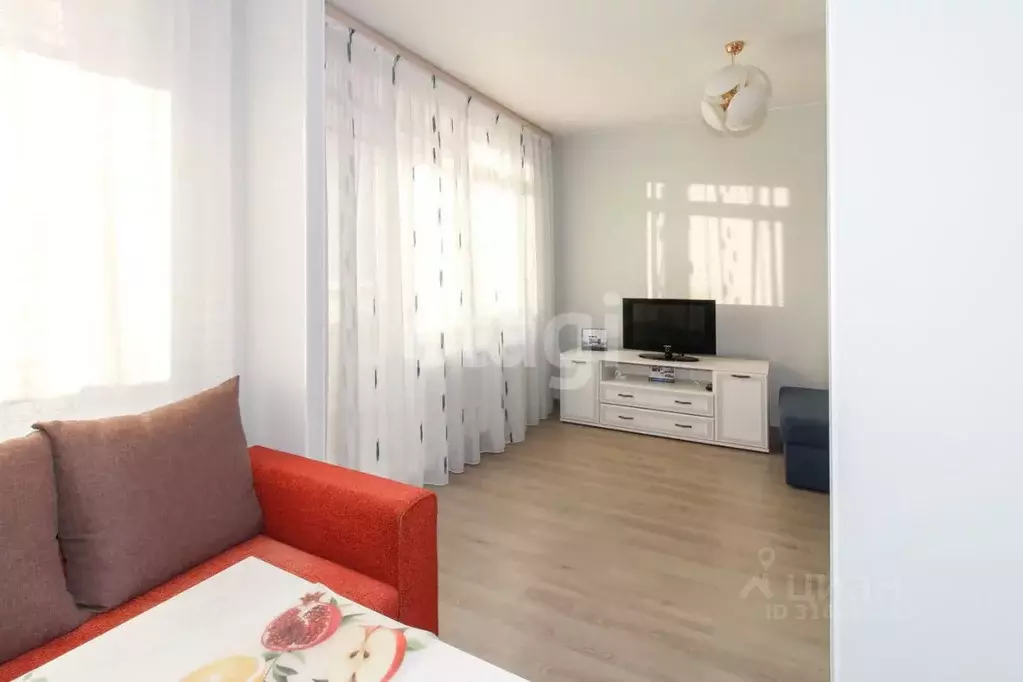 Студия Тюменская область, Тюмень Таврическая ул., 9к5 (32.0 м) - Фото 1