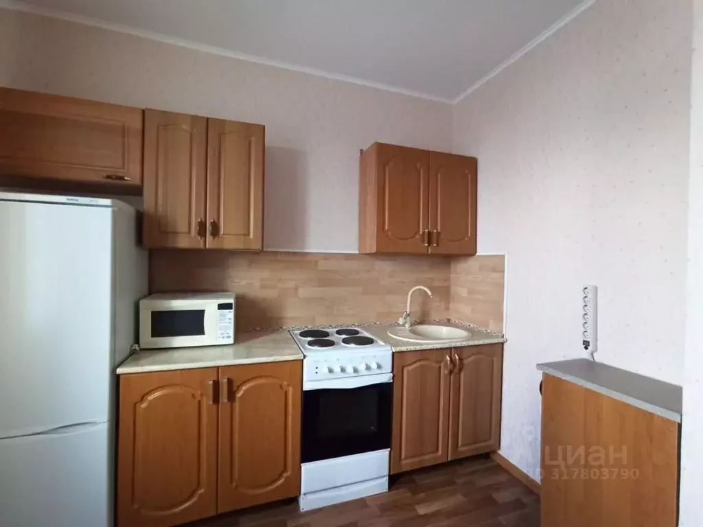 1-к кв. Курская область, Курск просп. Вячеслава Клыкова, 83 (37.5 м) - Фото 1
