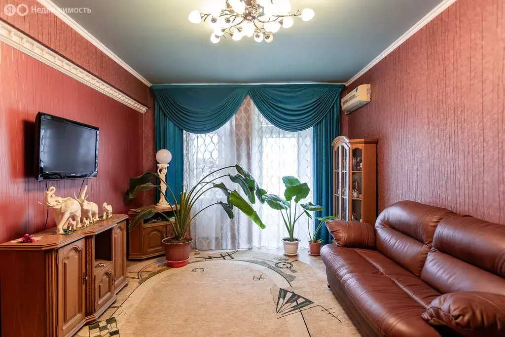 3-комнатная квартира: Астрахань, Адмиралтейская улица, 4 (70.8 м) - Фото 0