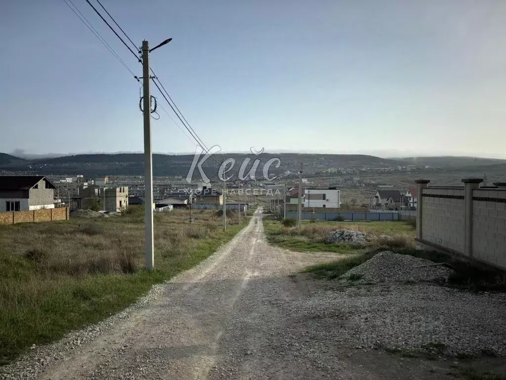 Участок в Крым, Феодосия ул. Исметий (6.0 сот.) - Фото 0