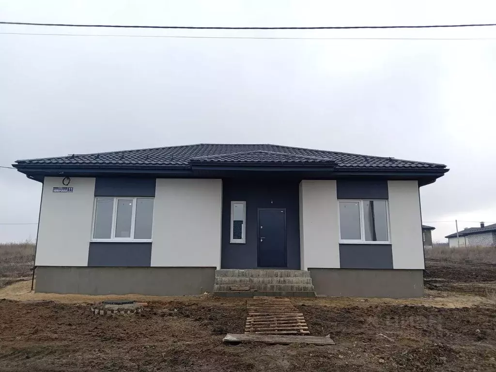 Дом в Воронежская область, Хохольский район, с. Новогремяченское ул. ... - Фото 1