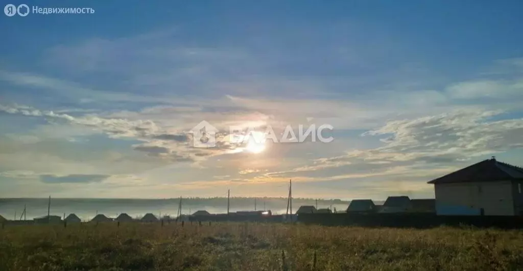 Участок в село Урик, улица Братьев Ченских (10 м) - Фото 1