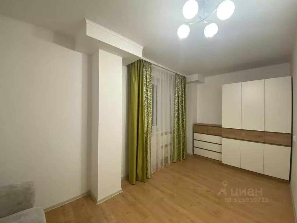 3-к кв. Кировская область, Киров ул. Ленина, 191 (68.0 м) - Фото 2