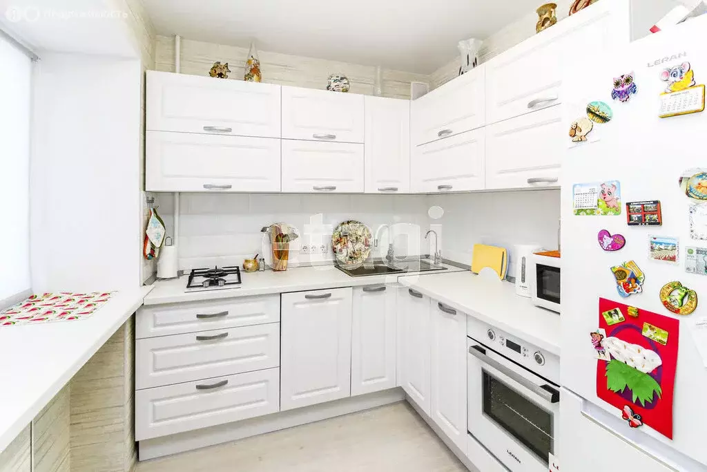 3-комнатная квартира: Тюмень, Рижская улица, 70 (54.8 м) - Фото 2