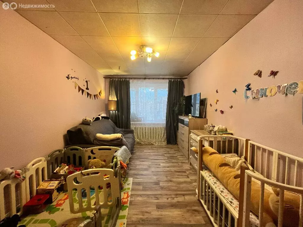 3-комнатная квартира: Волхов, улица Нахимова, 5 (67.3 м) - Фото 1