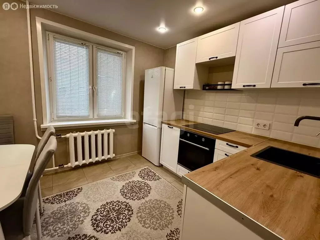 2-комнатная квартира: Тюмень, улица Энергетиков, 45А (50.3 м) - Фото 1