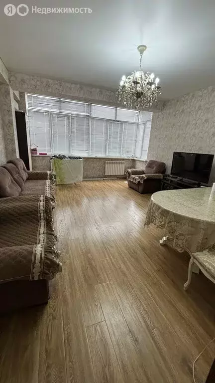 3-комнатная квартира: Махачкала, улица Зои Космодемьянской, 28Д (95 м) - Фото 0
