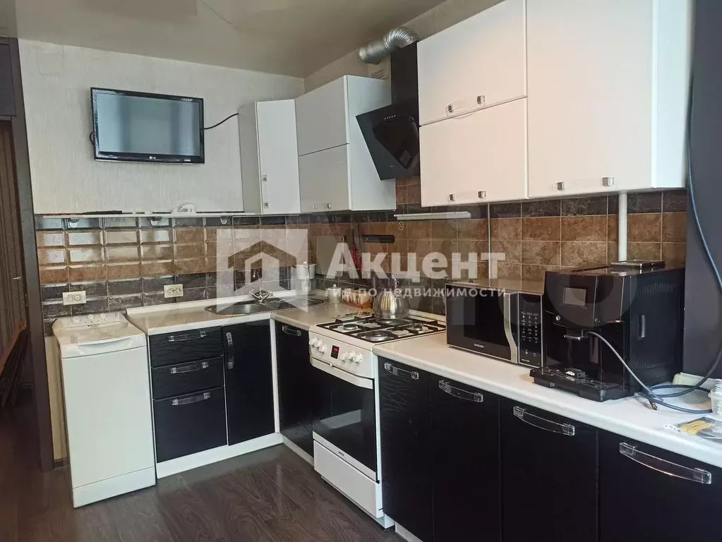 1-к. квартира, 42 м, 1/5 эт. - Фото 0