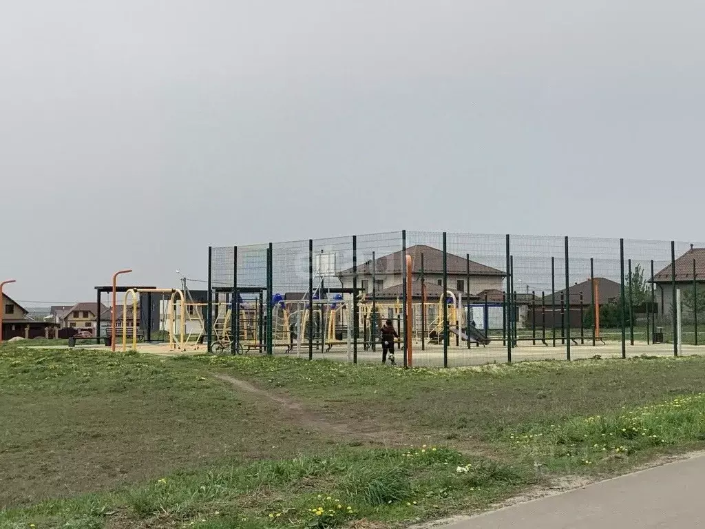Дом в Белгородская область, Старый Оскол просп. Александра Невского, ... - Фото 1