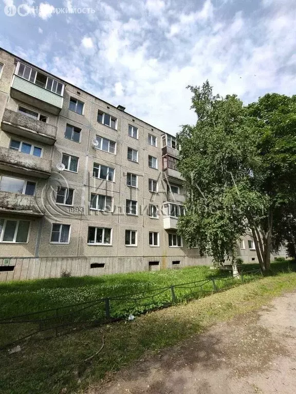 3-комнатная квартира: посёлок Починок, улица Леншоссе, 13 (62 м) - Фото 1