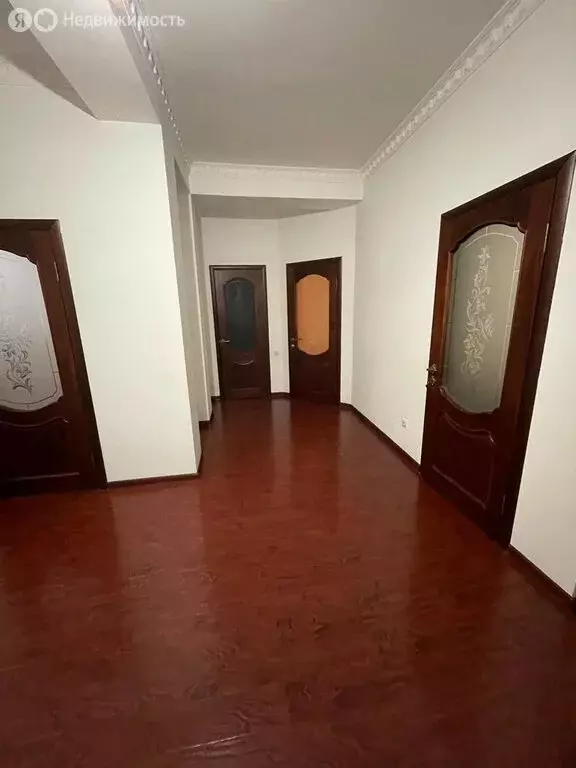 4-комнатная квартира: Махачкала, проспект Насрутдинова, 130 (130 м) - Фото 1