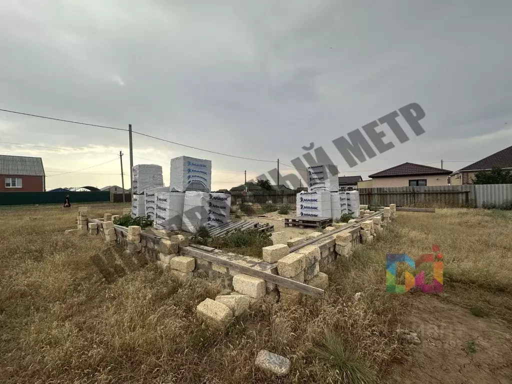 Дом в Калмыкия, Целинный район, с. Троицкое ул. Кудинова, 1 (90 м) - Фото 1