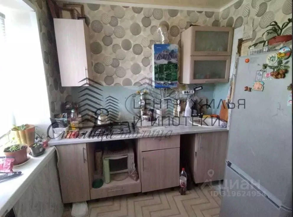 2-к кв. Белгородская область, Старый Оскол Октябрьская ул., 23 (30.6 ... - Фото 0