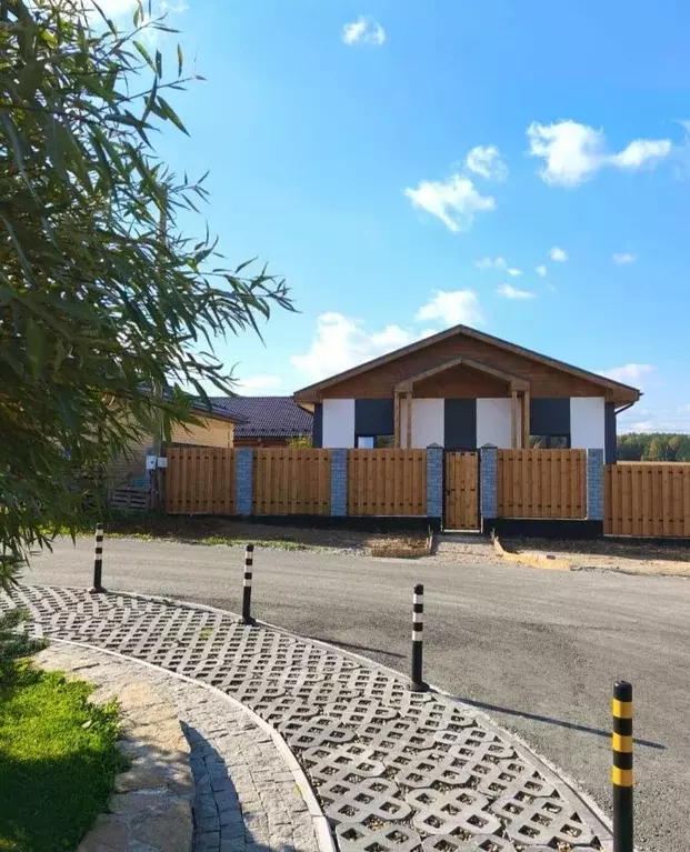 Дом в Свердловская область, Сысертский муниципальный округ, с. ... - Фото 1