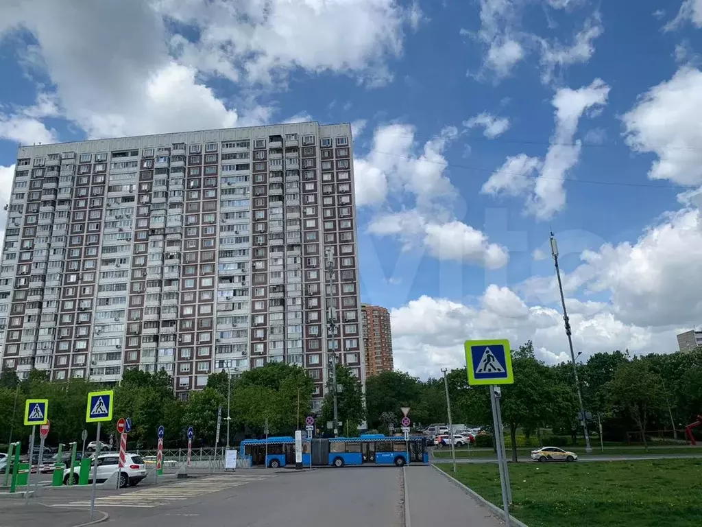 Комната 16 м в 2-к., 2/22 эт. - Фото 0