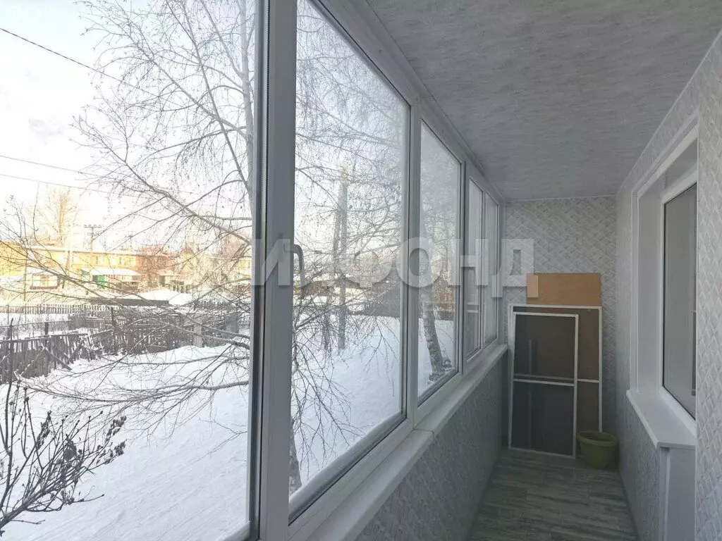 2-комнатная квартира: Карасук, улица Комарова, 8 (48.2 м) - Фото 1