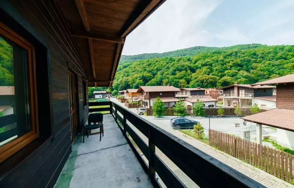 Дом в Краснодарский край, Геленджик городской округ, с. Возрождение ... - Фото 2